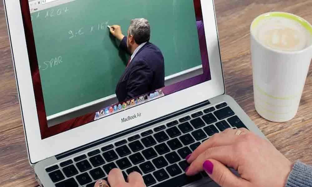 Guntur Corporate schools to start online classes from today