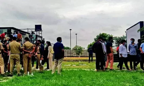 Cops bust rave party, take 30 students into custody