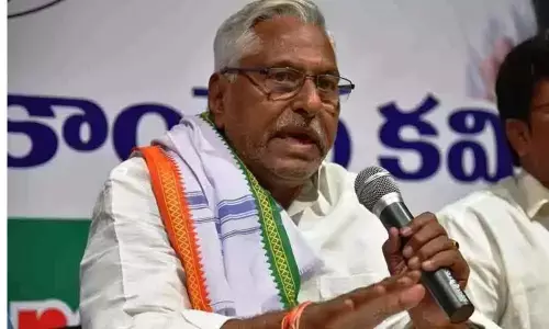 Congress Leader Jeevan Reddy Comments On Eatala Joining The BJP Party