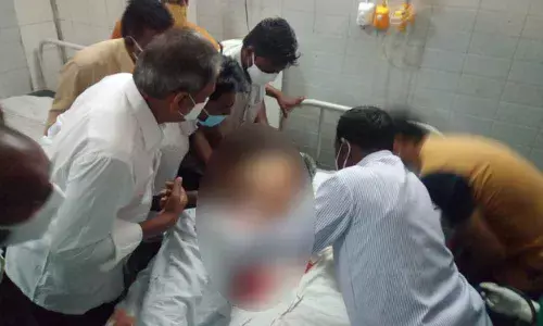 Prasad Reddy succumbed to injuries at Pulivendula area hospital.