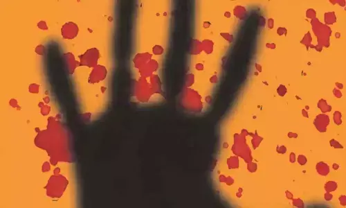 Woman Sub Inspector beats and abuses a young man in Ibrahimpatnam of Krishna district