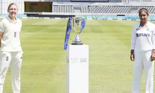 England women move to 162/2 at tea vs India