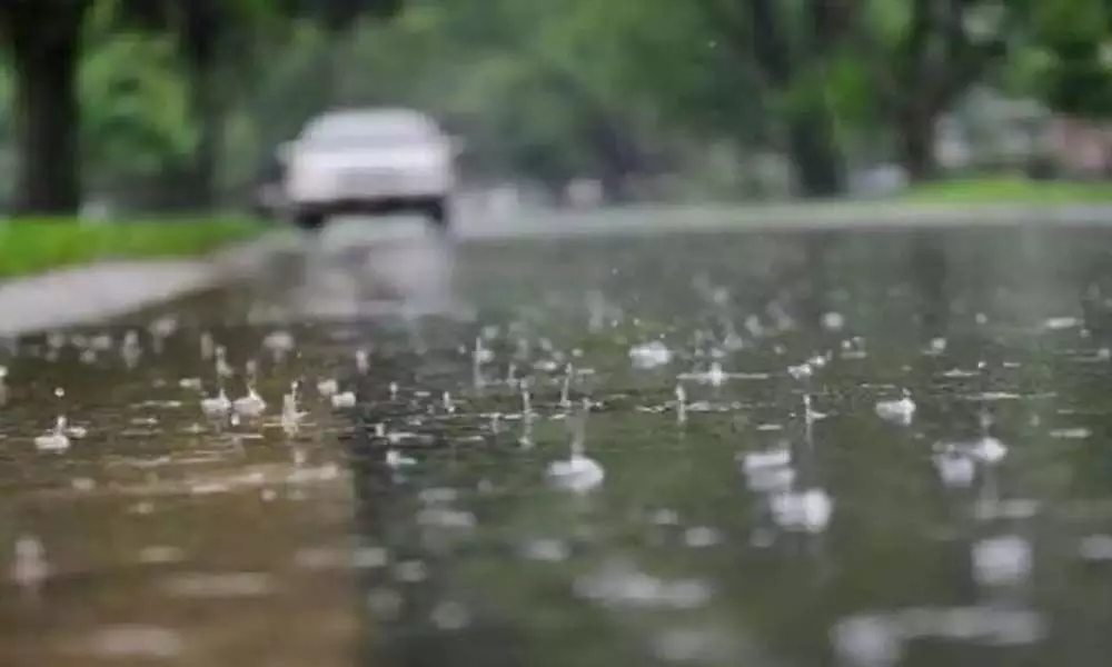 Nizamabad: Cops rush to rescue of rain-hit people