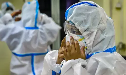 Telangana bristles over Maharashtra Delta plus scare