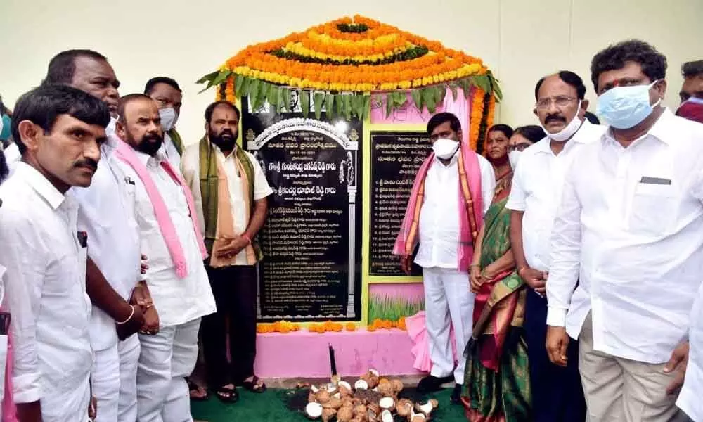 Energy Minister G Jagadish Reddy along with DCCB Chairman Gongidi Mahender Reddy and MLA Kancharla Bhupal Reddy inaugurating newly constructed PACS building in Thippathi on Friday