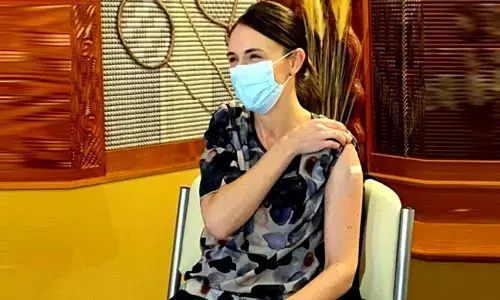 New Zealand PM receives Covid vaccine