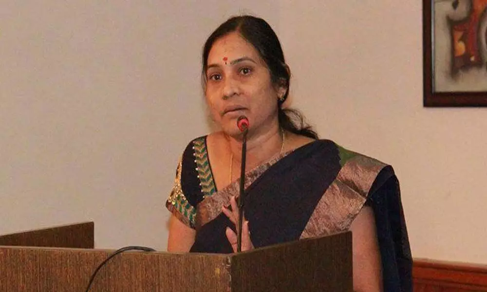 YS Sharmila Party’s Spokesperson Indira Shoban Held CM KCR Responsible For Mallareddy’s Suicide