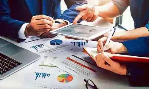 Adopt active& passive investing strategies for a healthy portfolio