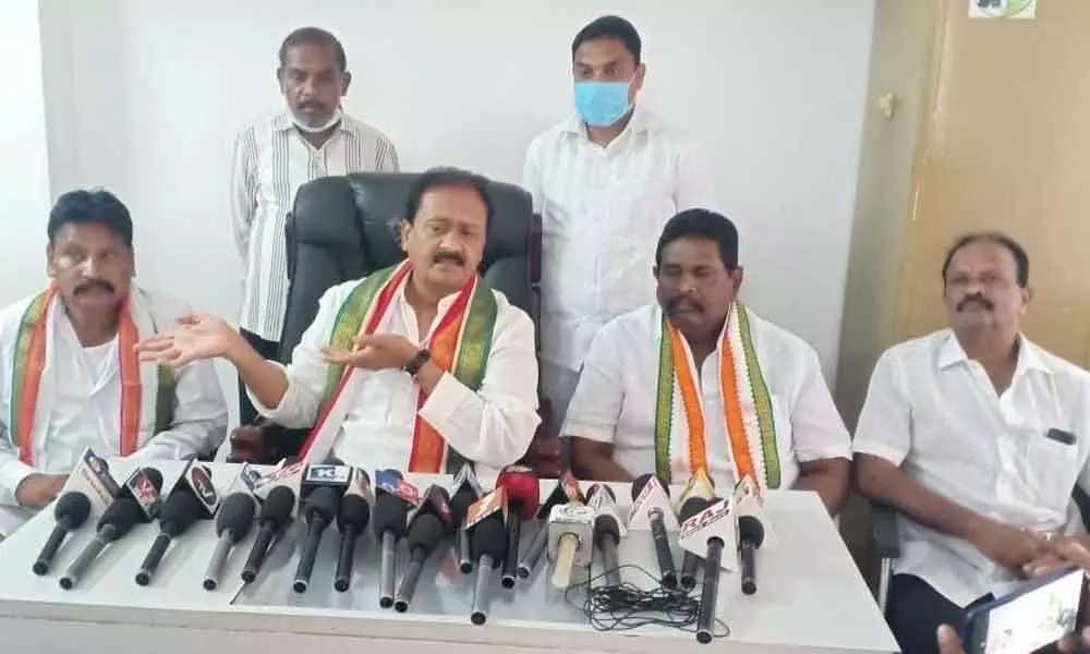 Former Minister Mohammed Ali Shabbir addressing a press conference in Kamareddy on Monday