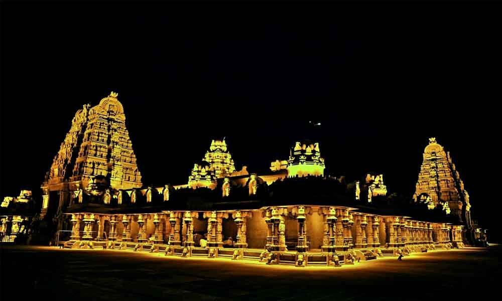 Kcr Witnesses Golden Glow Of Yadadri Temple