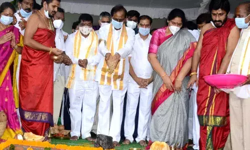 KCR inaugurates Kaloji University and lays foundation stone for hospital construction in Warangal