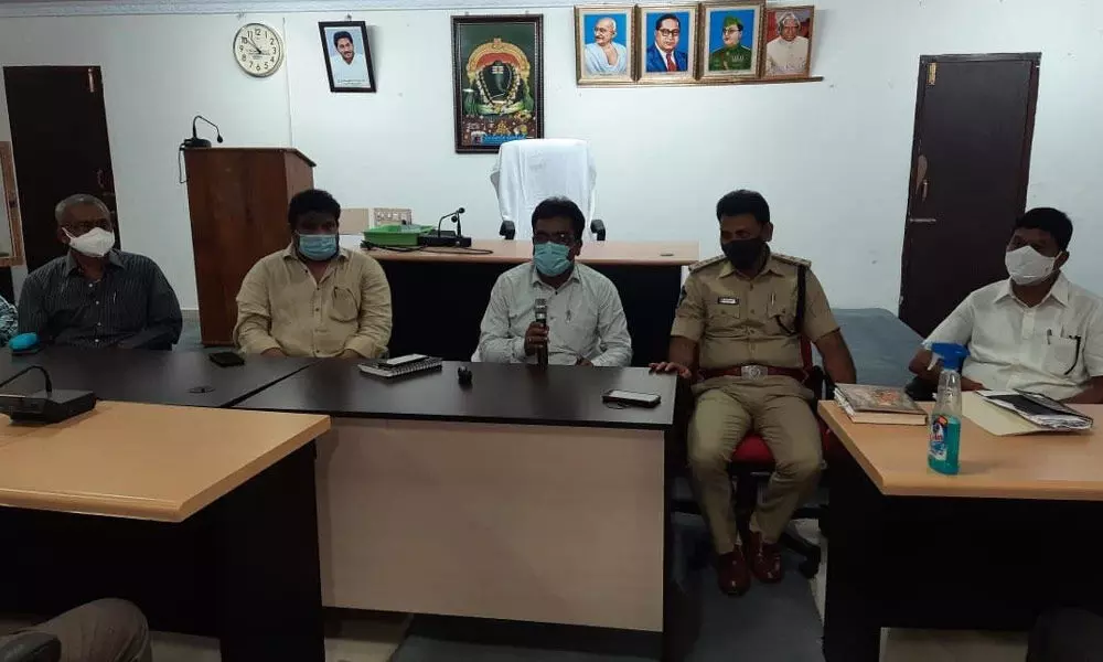 Municipal Commissioner P Viswanath addressing Covid Task Force Committee meeting  in Chittoor on Tuesday