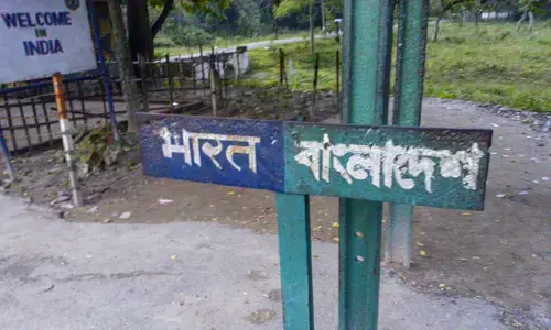 India, Bangladesh discuss border issues