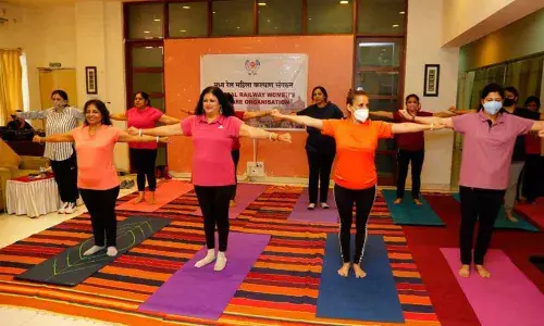 Tanuja Kansal, President of Central Railway Women’s Welfare Organisation along with the Executive Committee Members attended the programme