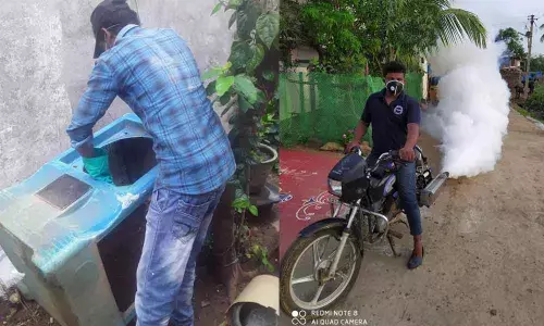 A municipal worker cleaning stagnant water in houses (File photo)