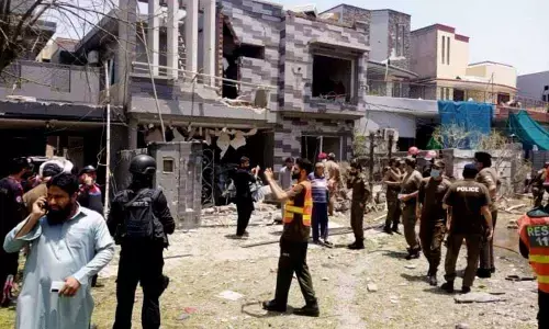 At least 12 injured in Lahore blast