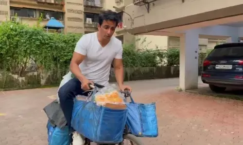 Sonu Sood sells eggs, bread from Sonu Sood ki Supermarket