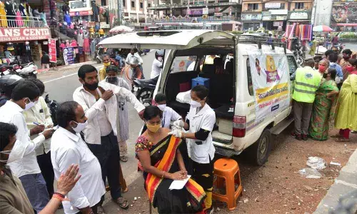 Good response to mobile vaccination centres across city