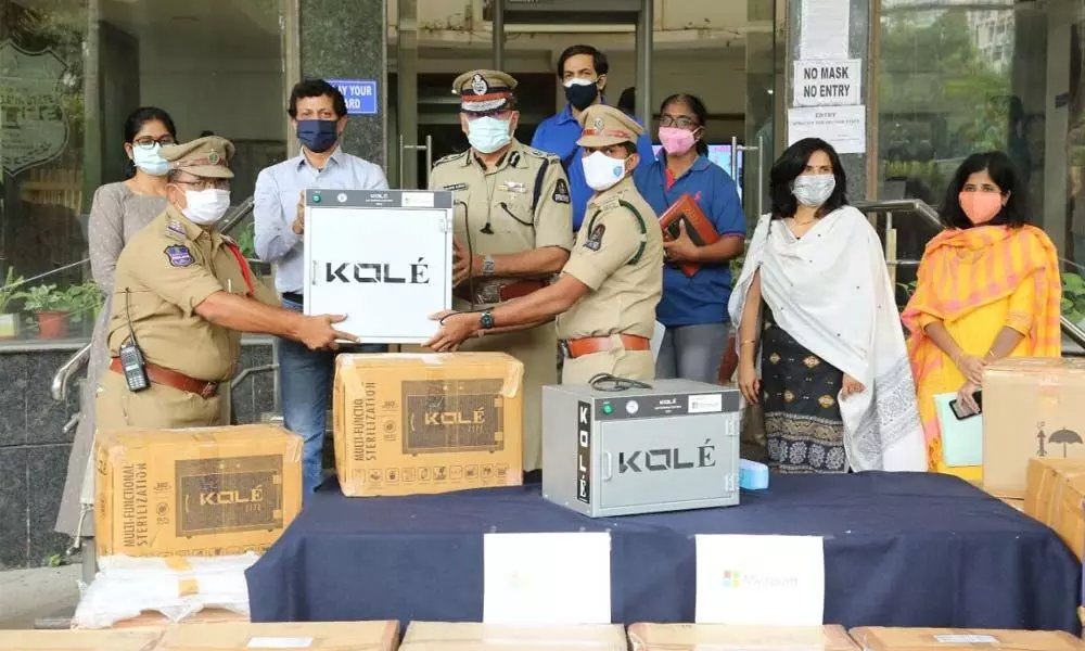 Microsoft donates UV disinfection units to city police