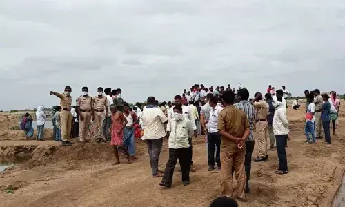 Four of a family drown in Manjira River