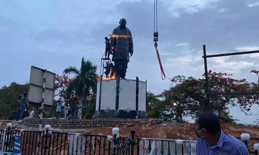 PV Narasimha Rao statue