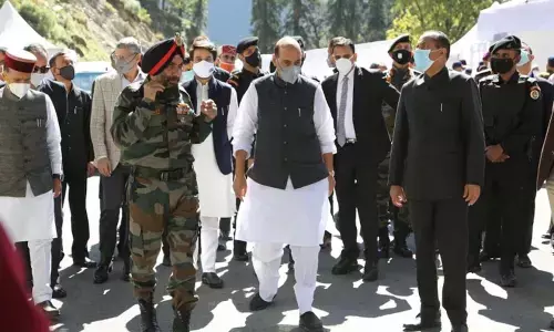 Rajnath meets army veterans in Ladakh, reiterates commitment towards welfare