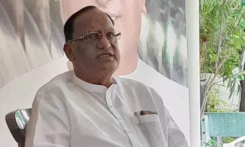 Legislative Council former chairman Gutha Sukender Reddy addressing the media in Nalgonda on Sunday