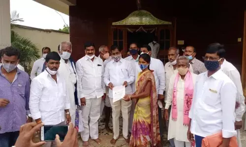 MLA Anjaiah Yadav distributes CMRF cheques to beneficiaries