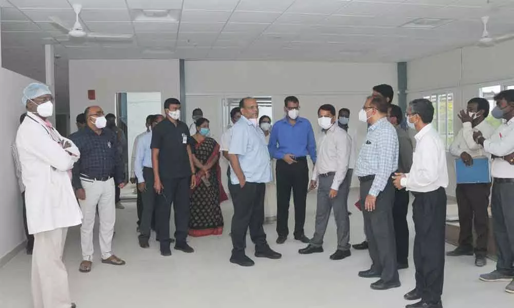 Chief Secretary Somesh Kumar inspects government hospital