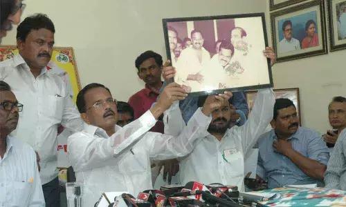 Motkupalli Narasimhulu to attend an all-party meeting