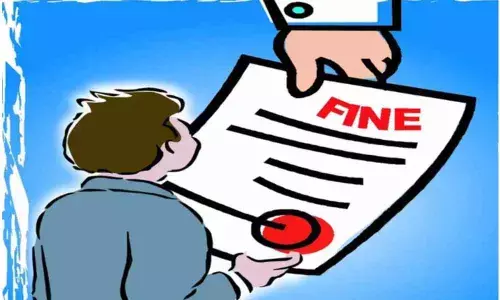 Man fined of Rs 10,000 for throwing waste into drain (Representational Image)