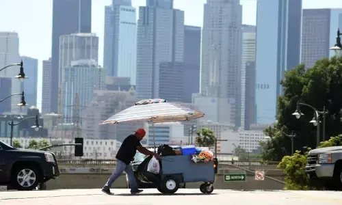 New York Heat Wave Nears Sweaty Peak as Northwest Highs Ease