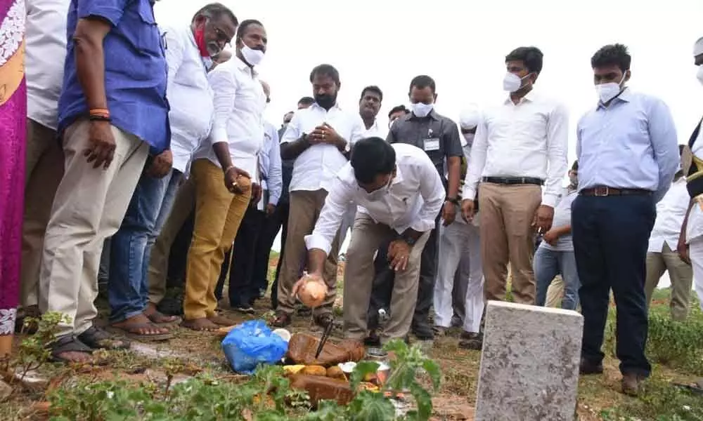 Deputy Chief Minister Amzath Basha laying foundation stone for the construction of houses at Nanapalle in Kadapa on Thursday