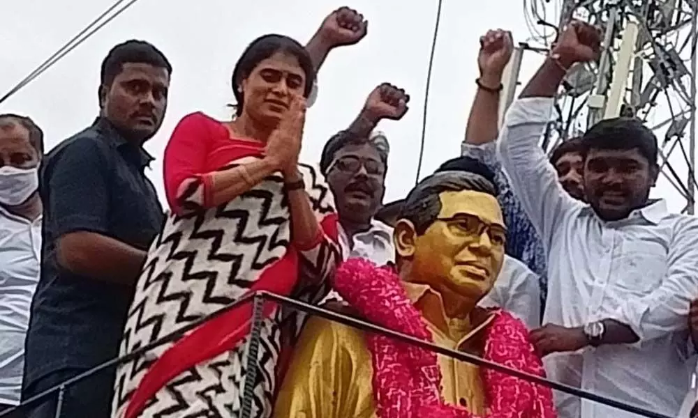 YS Sharmila garlanding the statue of Prof Jayashankar in Warangal on Thursday