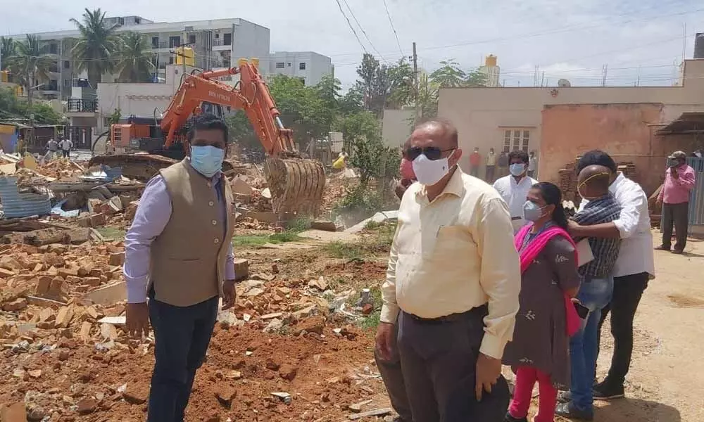 BBMP team frees city lakes of encroachments