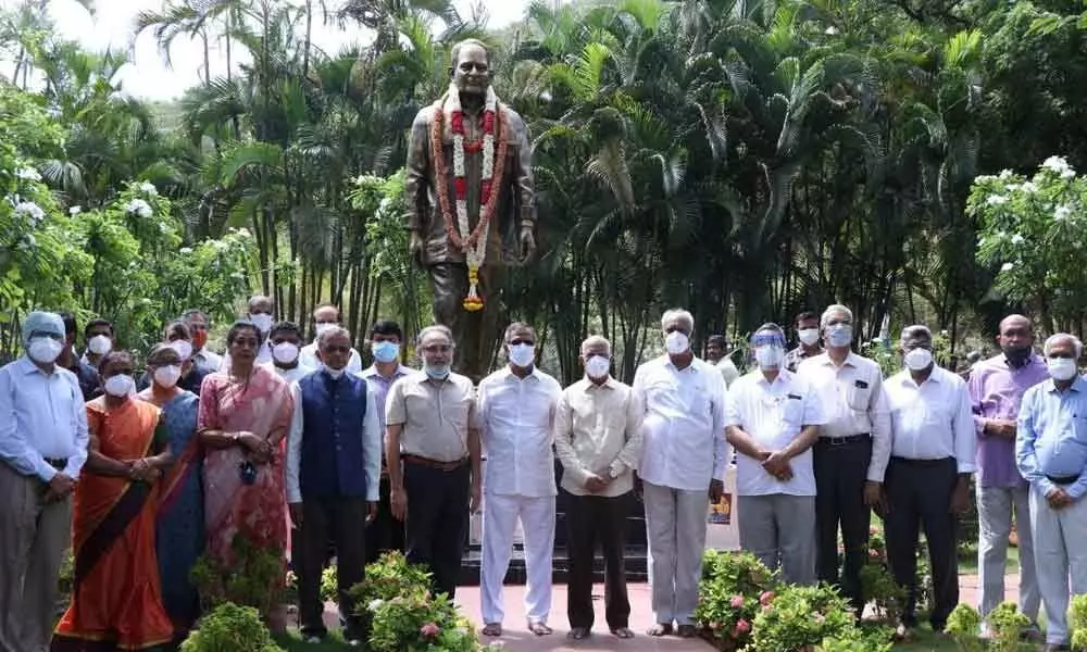 The staff of GITAM paying rich tributes to the institution’s founder-president MVVS Murthi on the campus in Visakhapatnam on Saturday