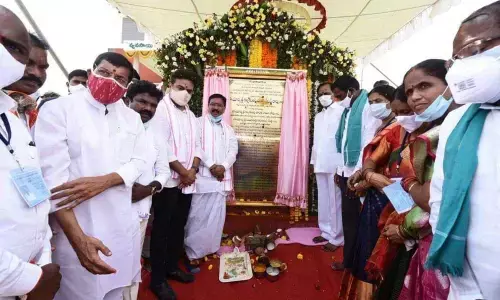 Chief Minister K Chandrashekar Rao inaugurating the agriculture market yard at Sardapur in Sircilla district on Sunday