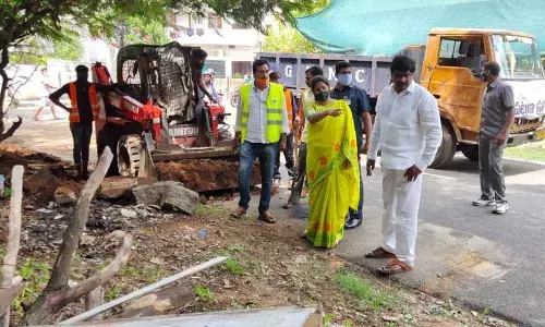 GHMC DM Mote Srilatha visits Tarnaka division as part of ‘Pattana Pragathi’