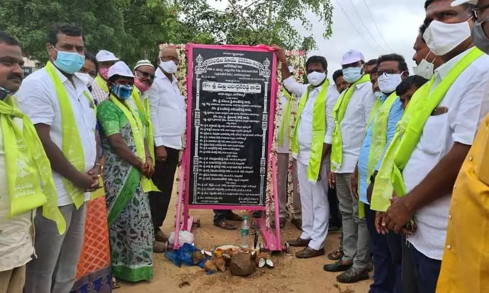 MLA Marri Janardhan Reddy laying foundation for Jadcherla-Nagarkurnool highway in Timmajipet mandal on Monday