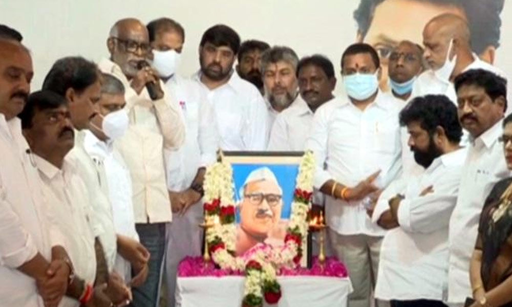 Andhra Pradesh: Ysrcp Leaders Pay Tributes To Jagjivan Ram Death 