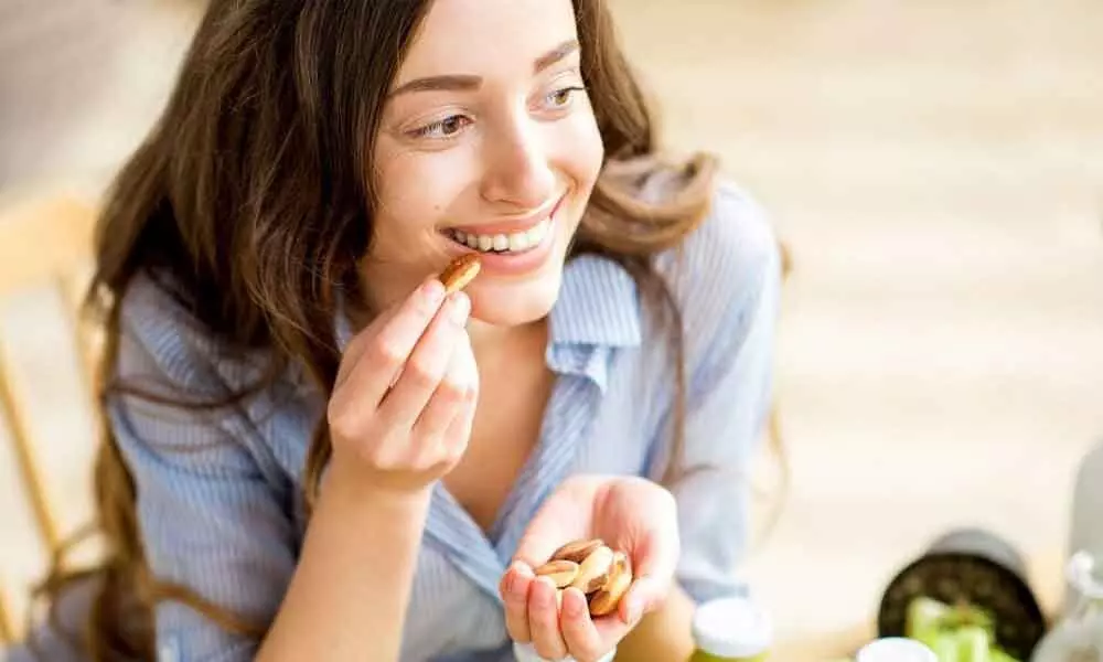 Almonds improve blood glucose control and cholesterol in young people