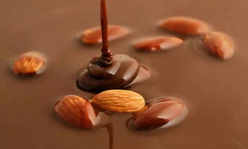 Chocolate With Almonds Day