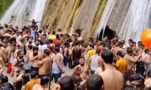 Crowding at tourist spots a serious concern: Centre