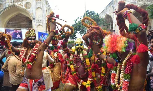 Traditional folk festival Bonalu begins with gaiety
