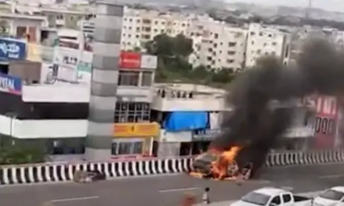 Car catches fire on PVNR Expressway