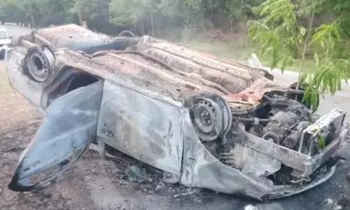 Six injured as car rams tree