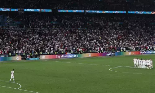 Lewis Hamilton condemns racial abuse against England footballers