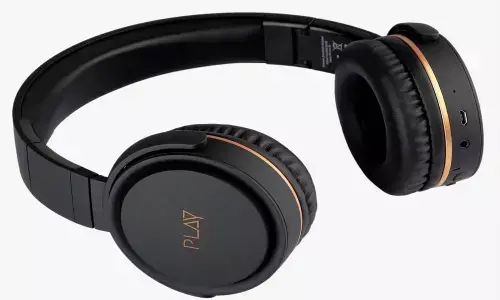 PLAY unveils 2 wireless headphones