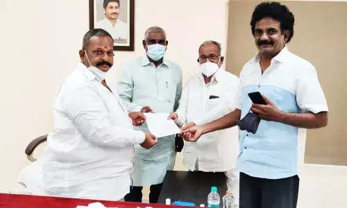 Leaders from different political parties submitting a representation to MLA Veerabhadra Swamy in Vizianagaram on Wednesday