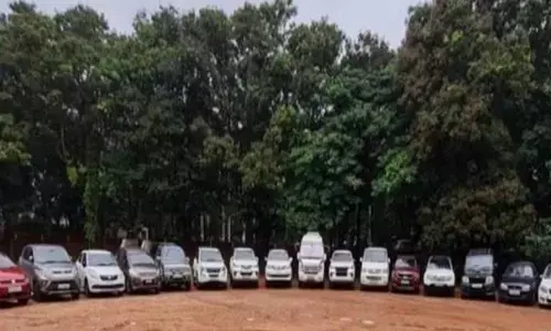 Three held for cheating car owners